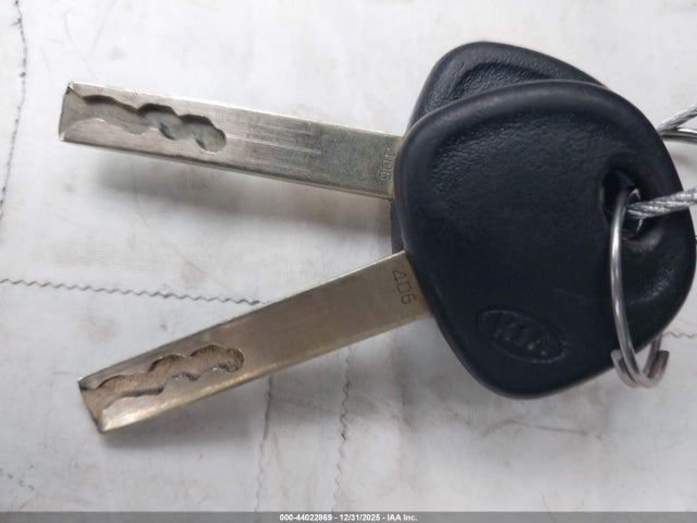 3KPA25AB0JE096040 KIA RIO LX