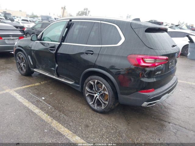 2022 BMW X5 5UXCR4C00N9K38339 Photo 2