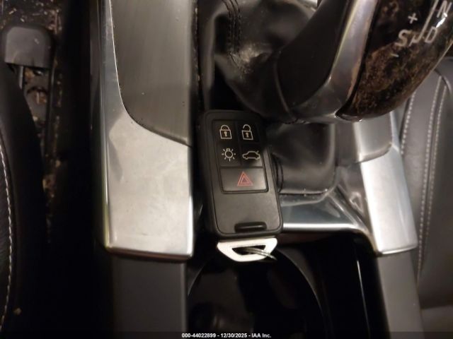 2016 VOLVO S60 YV1612TK0G2410399 Photo 10