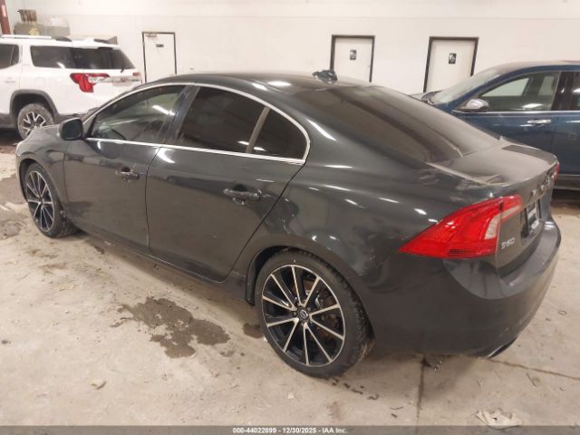 2016 VOLVO S60 YV1612TK0G2410399 Photo 2