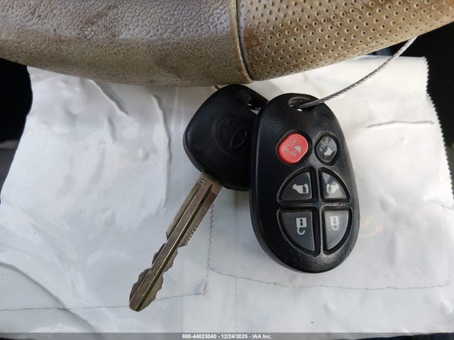 2011 TOYOTA SIENNA 5TDDK3DC3BS019904 Photo 10