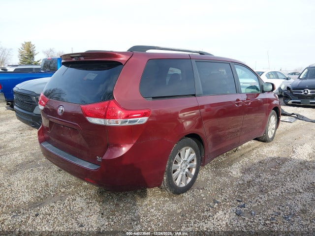 2011 TOYOTA SIENNA 5TDDK3DC3BS019904 Photo 3