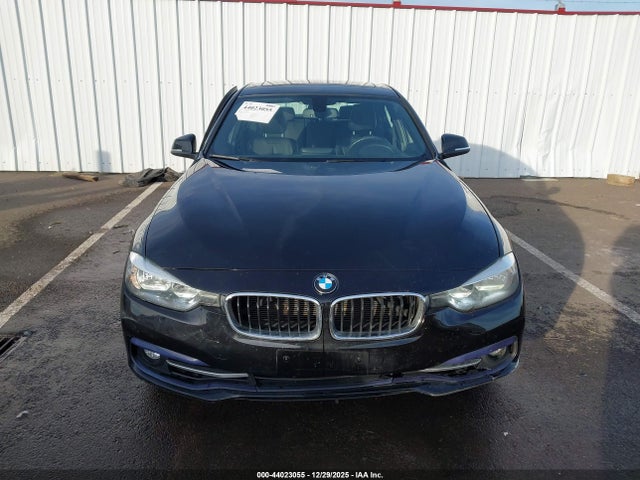 BMW 328i Xdrive 2016 WBA8E3G5XGNU03405 Image 12
