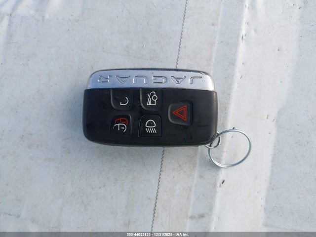 2017 JAGUAR XF SAJBD4BV8HCY34736 Photo 10