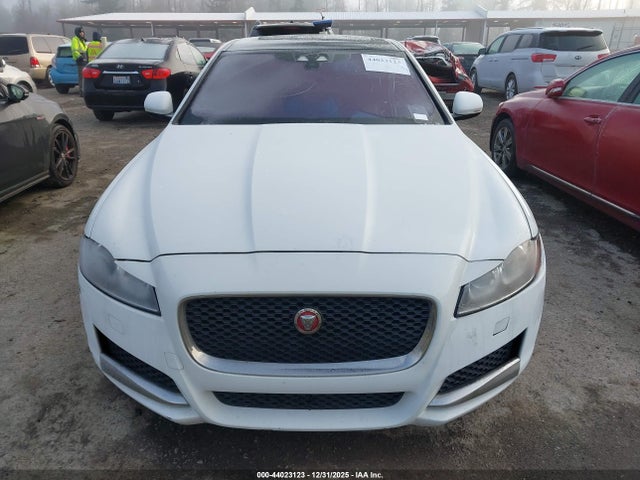 SAJBD4BV8HCY34736 Jaguar Xf 35t Premium