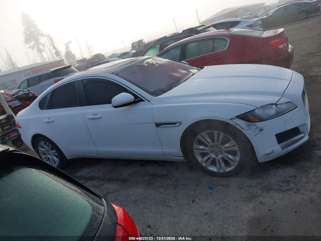 SAJBD4BV8HCY34736 Jaguar Xf 35t Premium