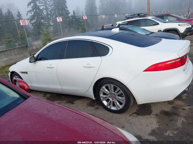 SAJBD4BV8HCY34736 Jaguar Xf 35t Premium