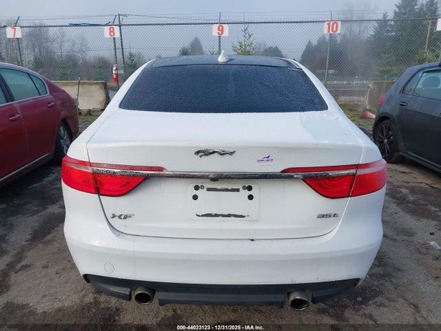 SAJBD4BV8HCY34736 Jaguar Xf 35t Premium