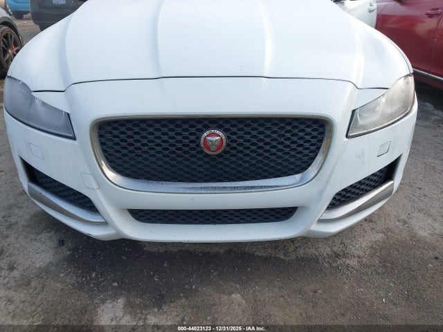 SAJBD4BV8HCY34736 Jaguar Xf 35t Premium