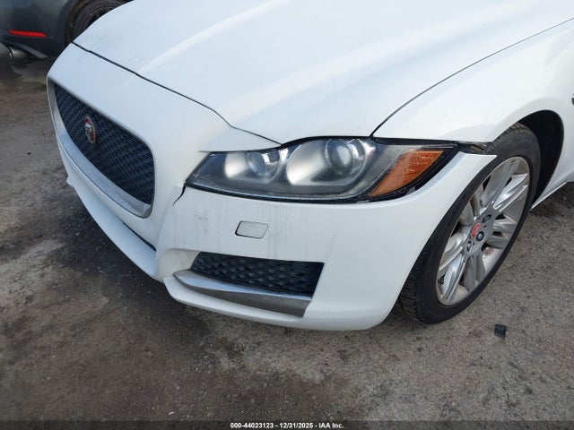 2017 JAGUAR XF SAJBD4BV8HCY34736 Photo 5
