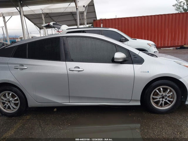 JTDKBRFUXH3029839 Toyota Prius Two