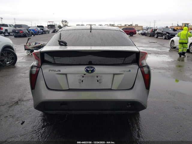 JTDKBRFUXH3029839 Toyota Prius Two