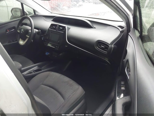 JTDKBRFUXH3029839 Toyota Prius Two