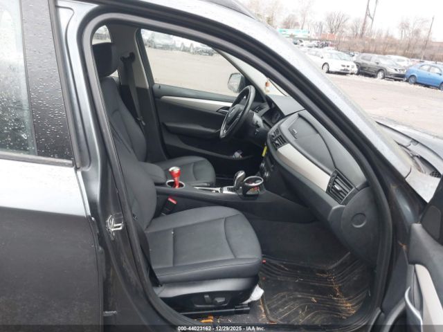 2014 BMW X1 WBAVL1C57EVY12932 Photo 4