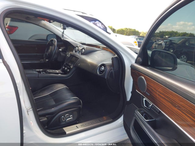 2014 JAGUAR XJ SAJWA2GZ6E8V61725 Photo 4