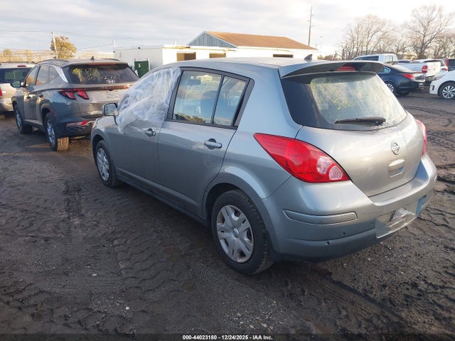 44023180 :رقم المزاد ، 3N1BC1CP2BL372804 vin ، 2011 Nissan Versa 1.8s مزاد بيع
