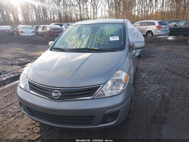 44023180 :رقم المزاد ، 3N1BC1CP2BL372804 vin ، 2011 Nissan Versa 1.8s مزاد بيع