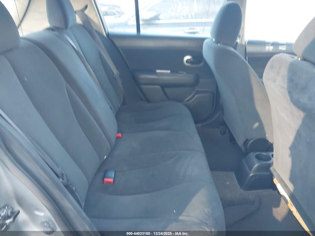 44023180 :رقم المزاد ، 3N1BC1CP2BL372804 vin ، 2011 Nissan Versa 1.8s مزاد بيع
