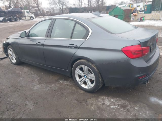 2018 BMW 330I WBA8D9G5XJNU72088 Photo 2