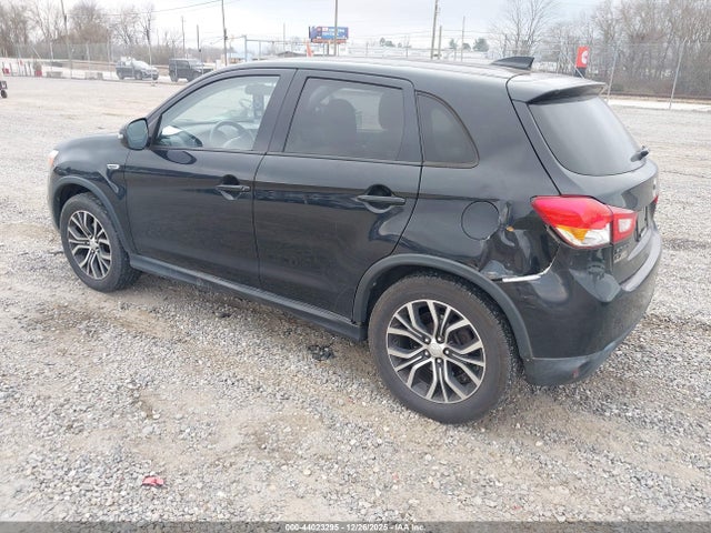 2017 MITSUBISHI OUTLANDER SPORT JA4AR3AU0HZ055661 Photo 2