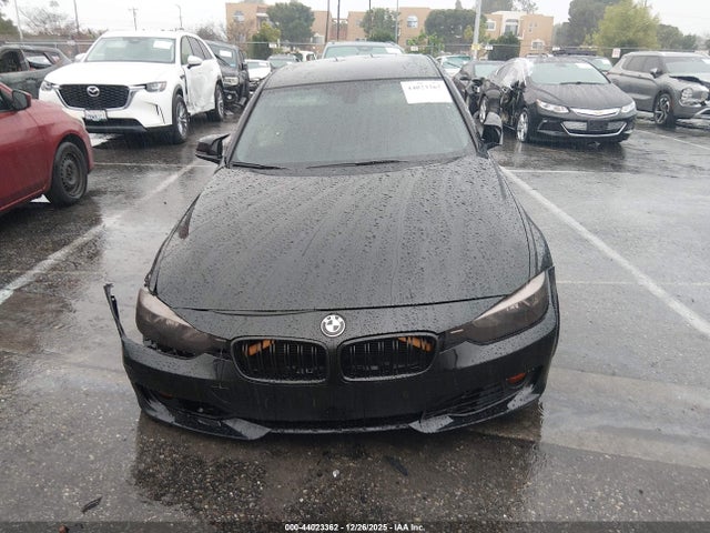 2013 Bmw 328i მანქანა იყიდება აუქციონზე, vin: WBA3C1C58DF443689, აუქციონის ნომერი: 44023362