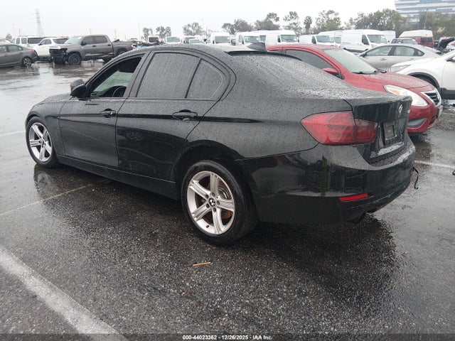 2013 Bmw 328i მანქანა იყიდება აუქციონზე, vin: WBA3C1C58DF443689, აუქციონის ნომერი: 44023362