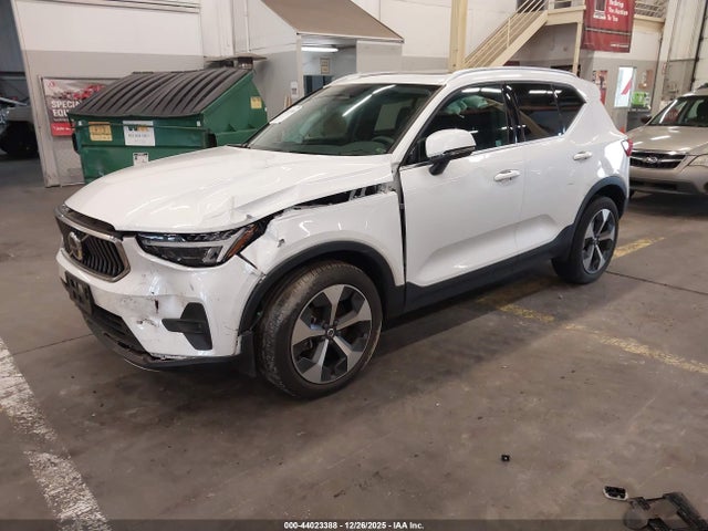 2023 VOLVO XC40 YV4L12UN5P2093993 Photo 1