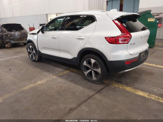 2023 VOLVO XC40 YV4L12UN5P2093993 Photo 2