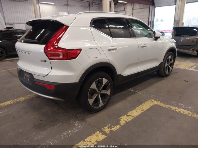 2023 VOLVO XC40 YV4L12UN5P2093993 Photo 3