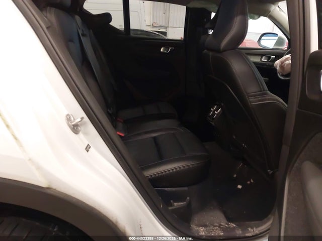 2023 VOLVO XC40 YV4L12UN5P2093993 Photo 7