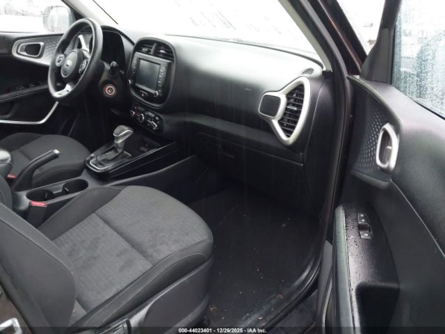 2021 KIA SOUL KNDJ23AU8M7737963 Photo 4