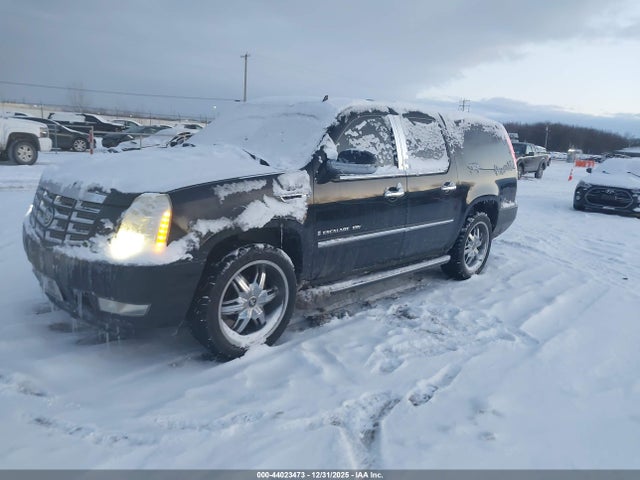 2008 CADILLAC ESCALADE ESV 1GYFK668X8R168475 Photo 1