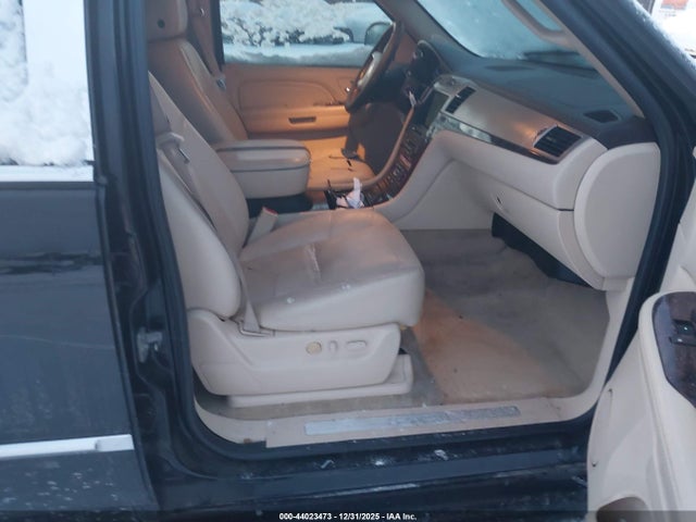 2008 CADILLAC ESCALADE ESV 1GYFK668X8R168475 Photo 4