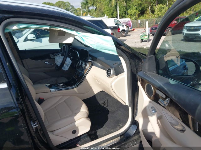 2019 MERCEDES-BENZ GLC 300 WDC0G4JB9KV167993 Photo 4