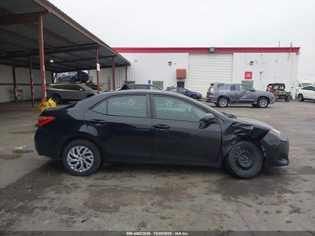 Toyota COROLLA LE 2018 2T1BURHE6JC021850 Image 13