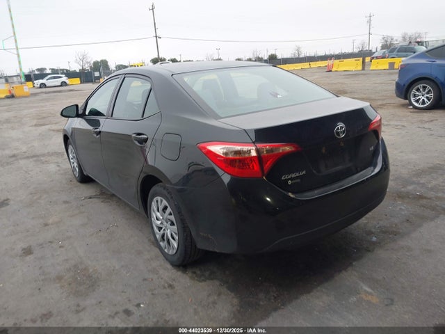 Toyota COROLLA LE 2018 2T1BURHE6JC021850 Image 3