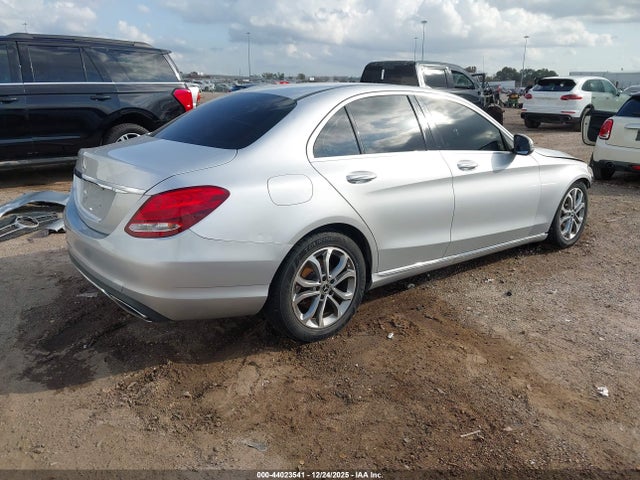 44023541 :رقم المزاد ، 55SWF4JB2HU221241 vin ، 2017 Mercedes-benz C 300 مزاد بيع