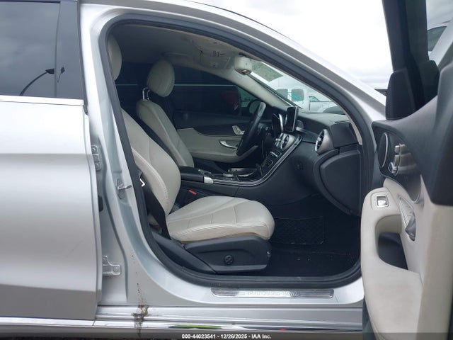 44023541 :رقم المزاد ، 55SWF4JB2HU221241 vin ، 2017 Mercedes-benz C 300 مزاد بيع