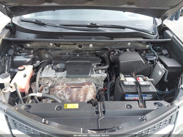 Toyota RAV4 LE 2015 JTMBFREV4FJ033991 Image 10