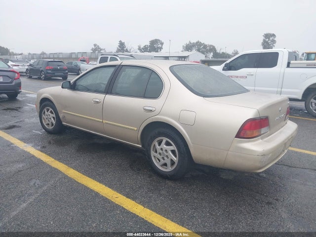 1997 NISSAN MAXIMA JN1CA21D9VM507912 Photo 2