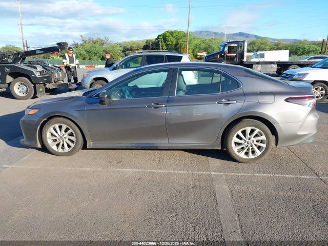 4T1C11AK7MU442106 Toyota CAMRY LE