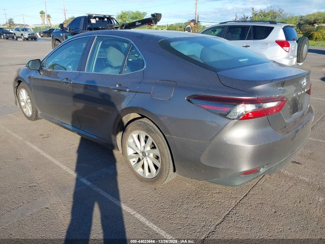 4T1C11AK7MU442106 Toyota CAMRY LE
