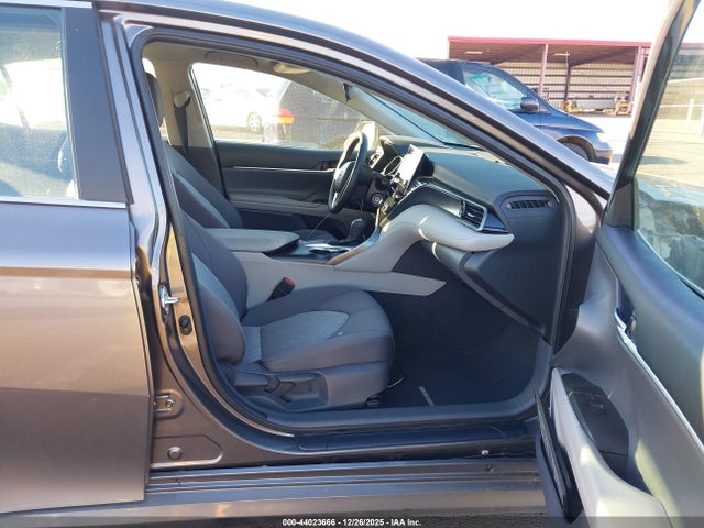 4T1C11AK7MU442106 Toyota CAMRY LE
