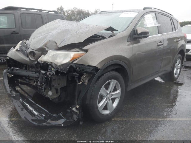 Toyota Rav4 Xle 2014 JTMWFREV5ED040401 Image 2