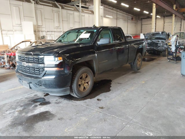 Chevrolet Silverado 1500 Custom 2018 1GCVKPEC4JZ175313 Image 2