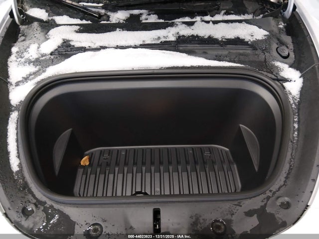 2024 TESLA MODEL Y 7SAYGDEE8RF150904 Photo 9