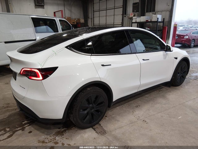 2024 TESLA MODEL Y 7SAYGDEE8RF150904 Photo 3