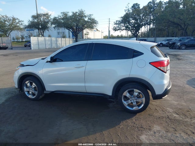 2021 Honda Hr-v Awd Lx მანქანა იყიდება აუქციონზე, vin: 3CZRU6H37MM738047, აუქციონის ნომერი: 44023866