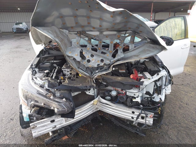 Toyota Corolla Hybrid Le 2022 JTDEAMDE0N3014048 Image 10