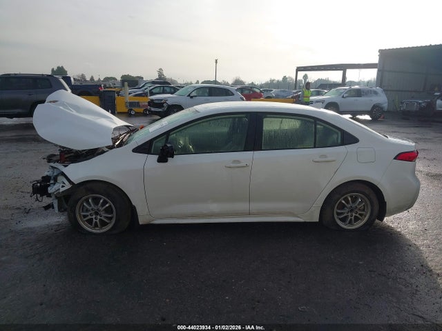 Toyota Corolla Hybrid Le 2022 JTDEAMDE0N3014048 Image 15